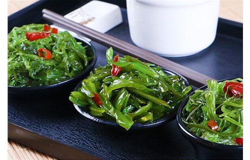 跟隨威海麻辣小海鮮加盟商來(lái)看下海帶的生長(zhǎng)環(huán)境是怎樣的？